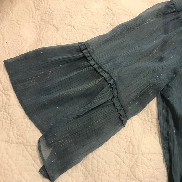 NWT LC Lauren Conrad blue flutter sleeve blouse with silver metallic thread (S) - Picture 14 of 16